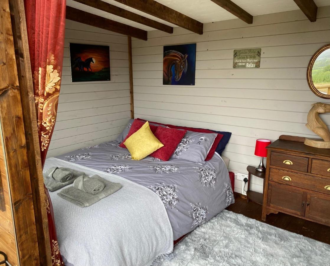 Cherry Tree Glamping Lodge Wellington  Exterior photo