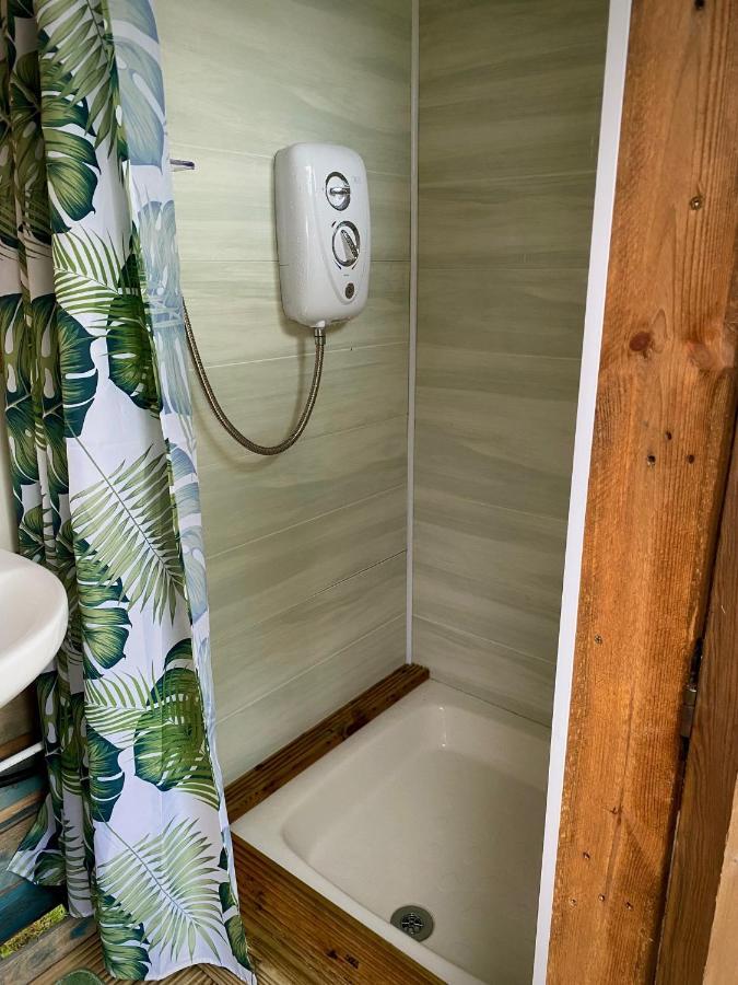 Cherry Tree Glamping Lodge Wellington  Exterior photo