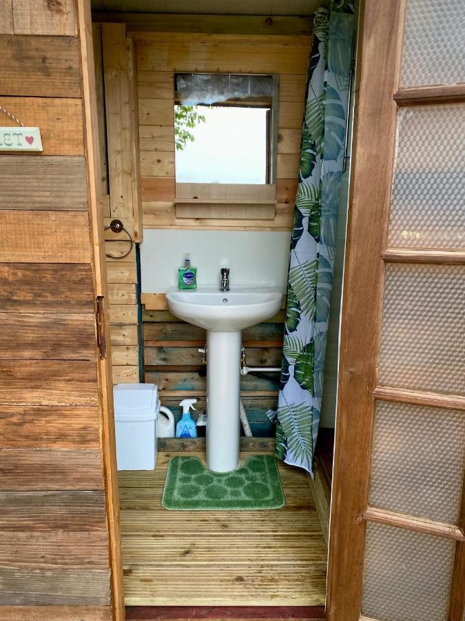Cherry Tree Glamping Lodge Wellington  Exterior photo