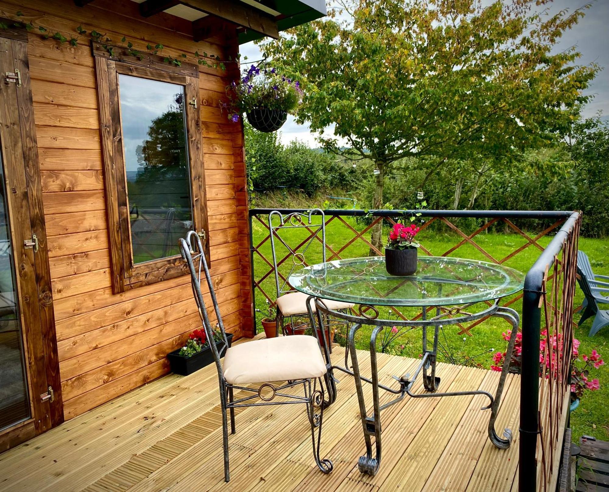 Cherry Tree Glamping Lodge Wellington  Exterior photo