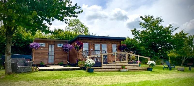 Cherry Tree Glamping Lodge Wellington  Exterior photo